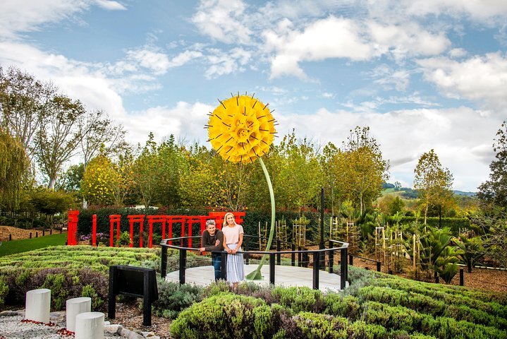 Exploring three sculpture gardens extending over 1.5km of flat paths.